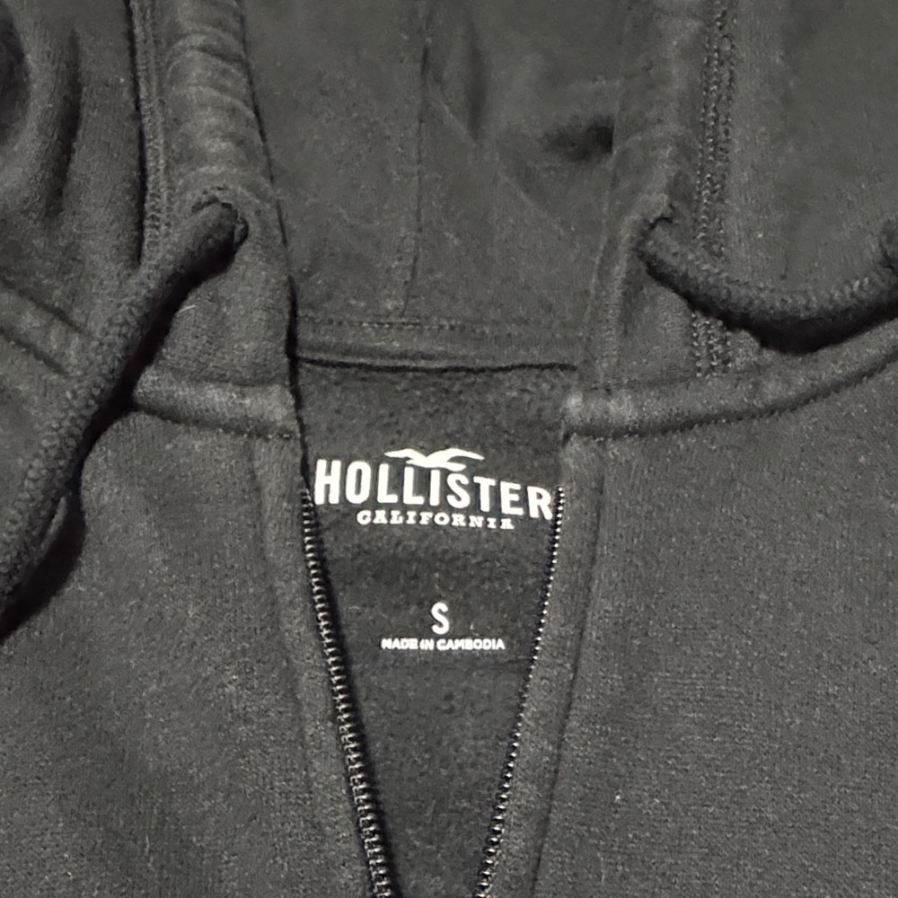 Hollister Black Zip-Up Hoodie - Picture 2 of 3